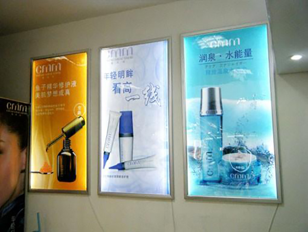 燈箱布與寫真布、噴繪布怎么區(qū)分？